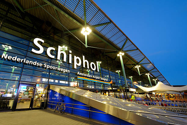 'Waarom 'moet' Schiphol eigenlijk weer groeien naar het maximaal aantal vluchten?' door Tony de Bree